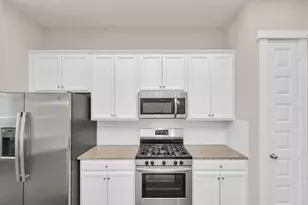 731 Strawberry Pines Ct, Houston, TX 77009 - Photo 16
