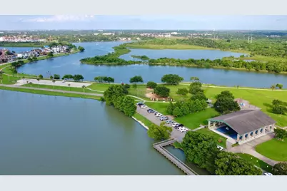 18326 Cape Bahamas Lane, Nassau Bay, TX 77058 - Photo 4