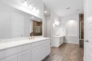 1303 Gardenia Dr, Houston, TX 77018 - Photo 14