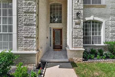 2002 Thorncrest Court, Sugar Land, TX 77479 - Photo 4