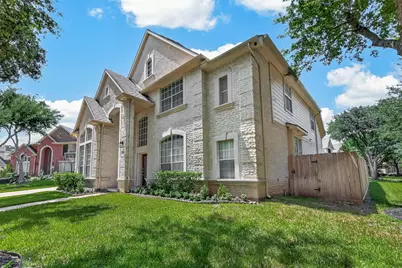 2002 Thorncrest Court, Sugar Land, TX 77479 - Photo 2
