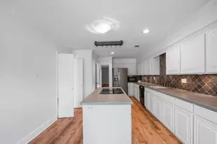 910 Enclave Pkwy, Houston, TX 77077 - Photo 12