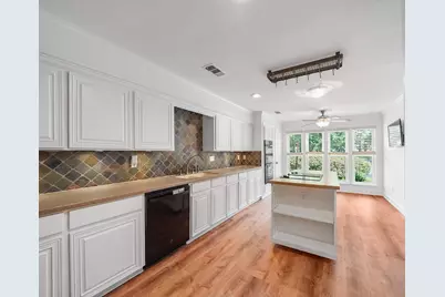 910 Enclave Parkway, Houston, TX 77077 - Photo 14