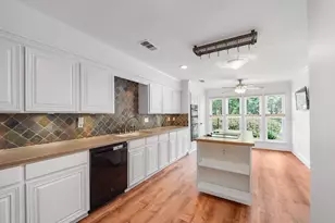 910 Enclave Pkwy, Houston, TX 77077 - Photo 14