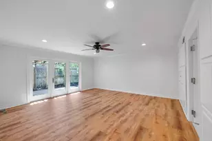 910 Enclave Pkwy, Houston, TX 77077 - Photo 18