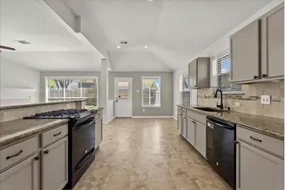 5115 Cherry Blossom Drive, League City, TX 77573 - Photo 10