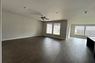 16 Greystone Ct, Angleton, TX 77515 - Photo 4