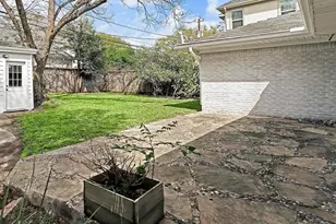 3750 Drummond St, Houston, TX 77025 - Photo 16
