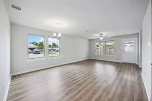 1200 Haverford Ln, Dayton, TX 77535 - Photo 4