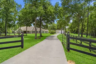 16903 Mustang Trail Dr, Magnolia, TX 77355 - Photo 2