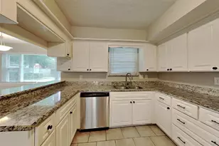 8110 Renmark Ln, Houston, TX 77070 - Photo 6