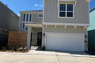 2418 Yacht Hbr Dr, Kemah, TX 77565 - Photo 2