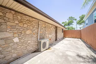 803 Sealy St, Galveston, TX 77550 - Photo 6