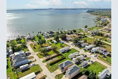 142 Flamingo Bight S, Baytown, TX 77523 - Photo 14
