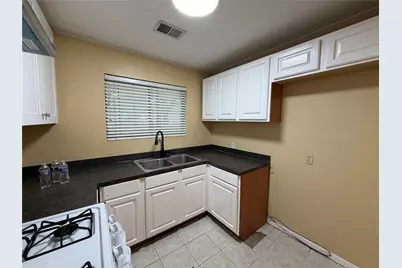2209 20th Avenue, Texas City, TX 77590 - Photo 6