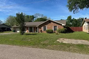 201 Heath Ave, Madisonville, TX 77864 - Photo 4