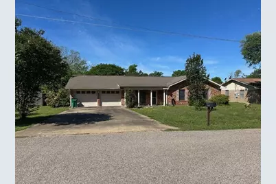 201 Heath Avenue, Madisonville, TX 77864 - Photo 2