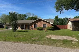 201 Heath Ave, Madisonville, TX 77864 - Photo 4