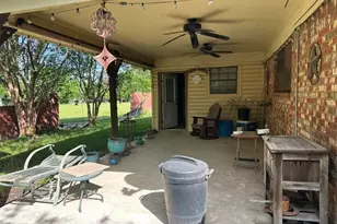 201 Heath Ave, Madisonville, TX 77864 - Photo 10