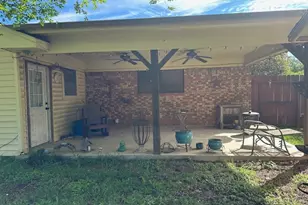 201 Heath Ave, Madisonville, TX 77864 - Photo 10