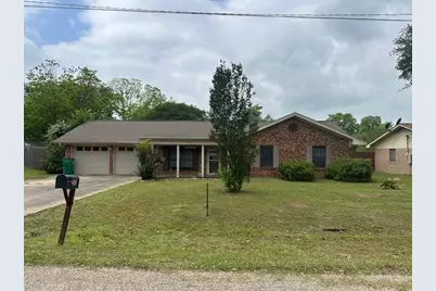 201 Heath Avenue, Madisonville, TX 77864 - Photo 1