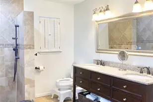 729 Camelot, Hunters Creek Village, TX 77024 - Photo 14