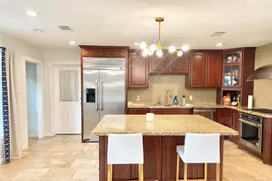 729 Camelot, Hunters Creek Village, TX 77024 - Photo 8