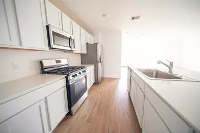 9919 Oakheath Bluff Drive, Baytown, TX 77521 - Photo 4