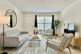 606 Marshall St, Houston, TX 77006 - Photo 2