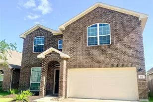 104 Kelly St, Angleton, TX 77515 - Photo 2