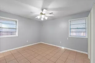 906 Alyse St, Deer Park, TX 77536 - Photo 4