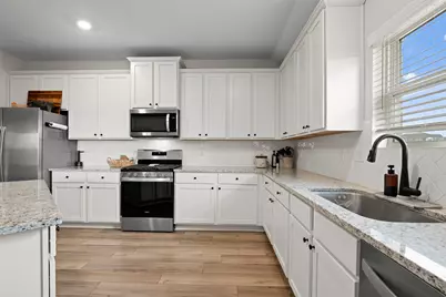 13717 Gaff Rig Drive, Texas City, TX 77510 - Photo 6