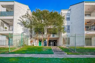 2818 S Bartell Dr, Houston, TX 77054 - Photo 2
