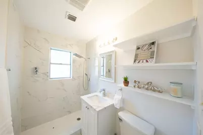 7917 N Martin Luther King Avenue, Hitchcock, TX 77563 - Photo 12