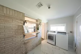 7917 N Martin Luther King Ave, Hitchcock, TX 77563 - Photo 16