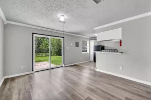 10902 Jutland Rd, Houston, TX 77048 - Photo 2