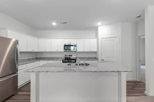 2506 Evergreen Falls Dr, Crosby, TX 77532 - Photo 2