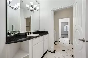9206 Westview Dr, Houston, TX 77055 - Photo 36