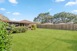 357 W Castle Harbour Dr, Friendswood, TX 77546 - Photo 22