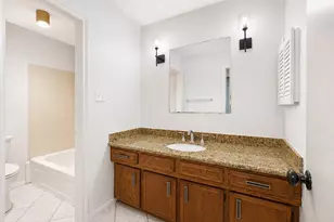 357 W Castle Harbour Dr, Friendswood, TX 77546 - Photo 18