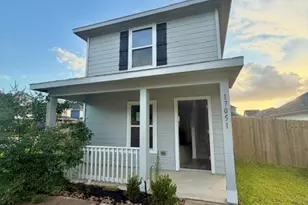 17051 Marie Vlg Dr, Conroe, TX 77306 - Photo 2