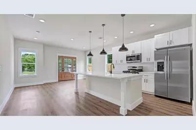 204 S 4th Street #B, Conroe, TX 77301 - Photo 2