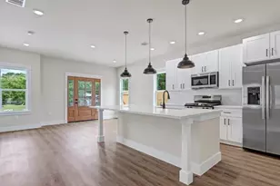 204 S 4th St, Conroe, TX 77301 - Photo 2