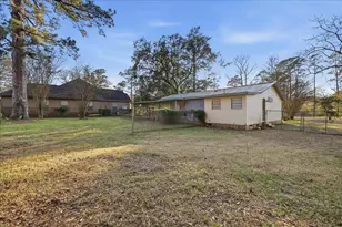 1370 2nd St, Vidor, TX 77662 - Photo 8