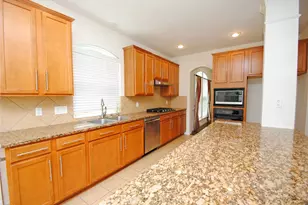 910 Allisa St, Stafford, TX 77477 - Photo 4