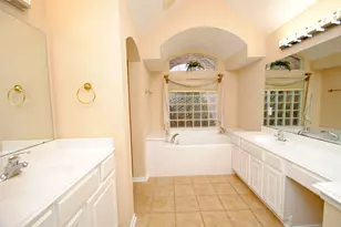 910 Allisa St, Stafford, TX 77477 - Photo 14