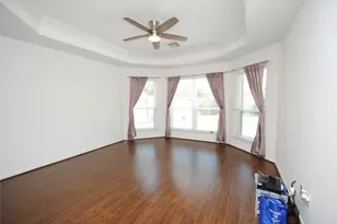 910 Allisa St, Stafford, TX 77477 - Photo 10
