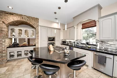 6 E Matisse Meadow Court, The Woodlands, TX 77382 - Photo 12