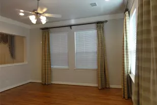 3211 Holly Crossing Dr, Houston, TX 77042 - Photo 14