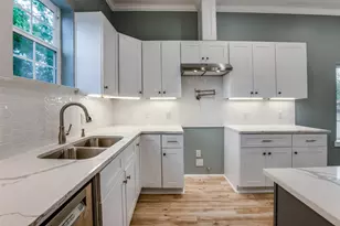 4927 E Ridge Creek Dr, Houston, TX 77053 - Photo 8